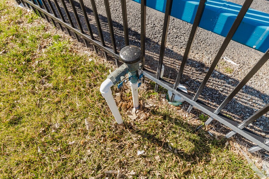 More Photos Of 3101 S Broadway St, Wichita Freestanding For Sale