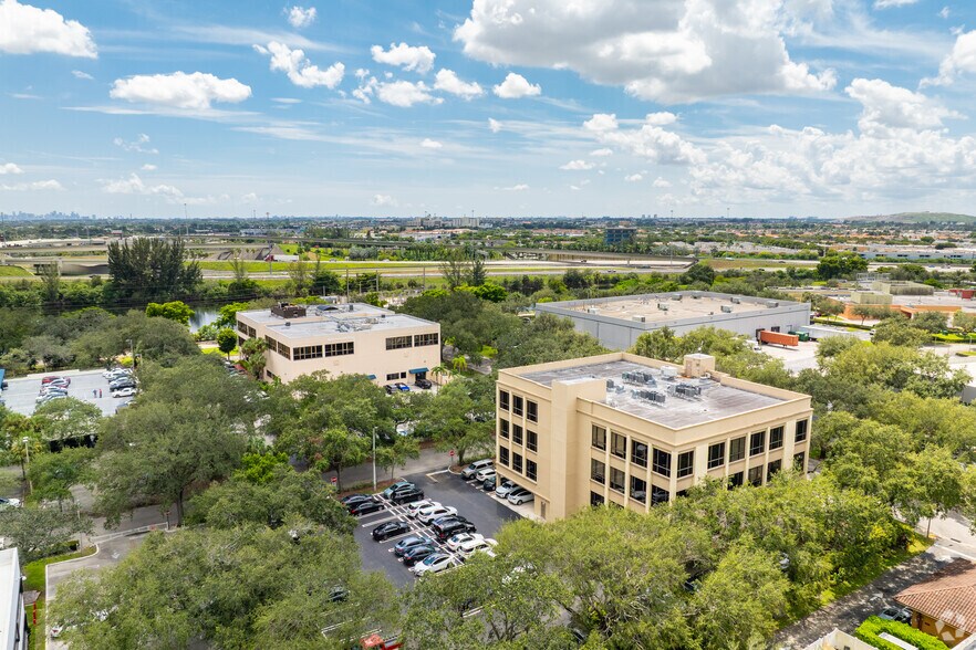 More Photos Of 14125 NW 80th Ave, Miami Lakes Office For Sale