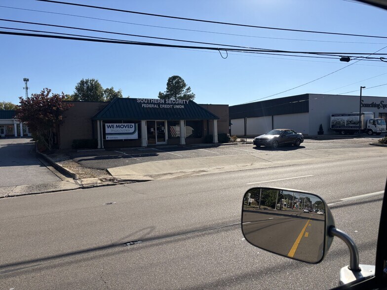 More Photos Of 763-765 W Poplar Ave, Collierville Freestanding For Sale