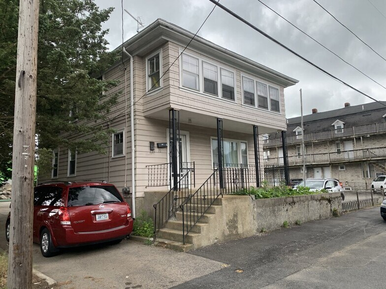 More Photos Of 643-653 East Ave, Warwick Storefront Retail Residential For Sale