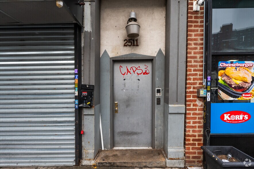 More Photos Of 256 E 137th St, Bronx Storefront Retail Office For Lease