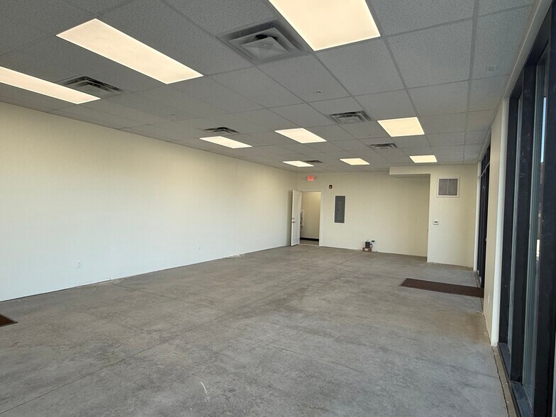 More Photos Of 205 Jasper Pl, Ridgway General Retail For Sale