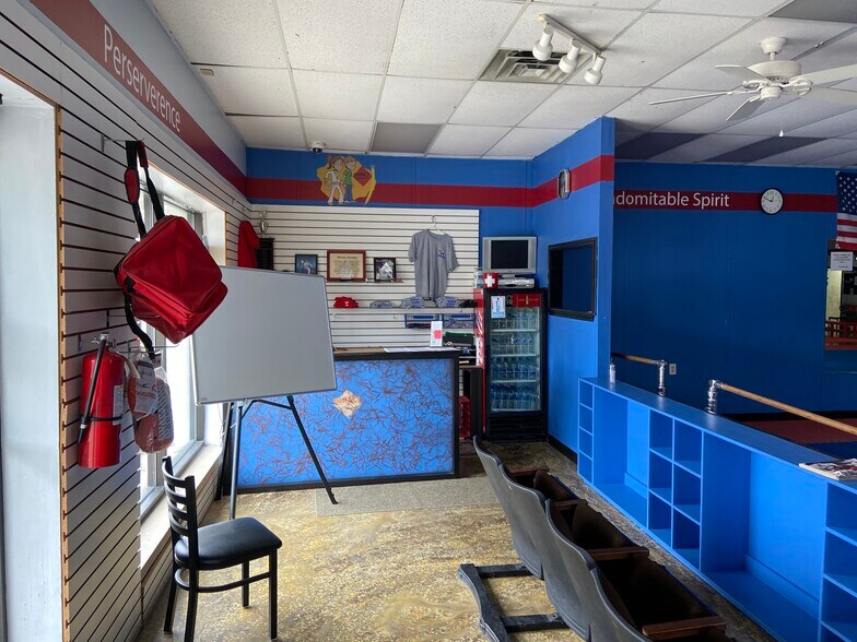 More Photos Of 9503 E Washington St, Indianapolis Storefront For Lease