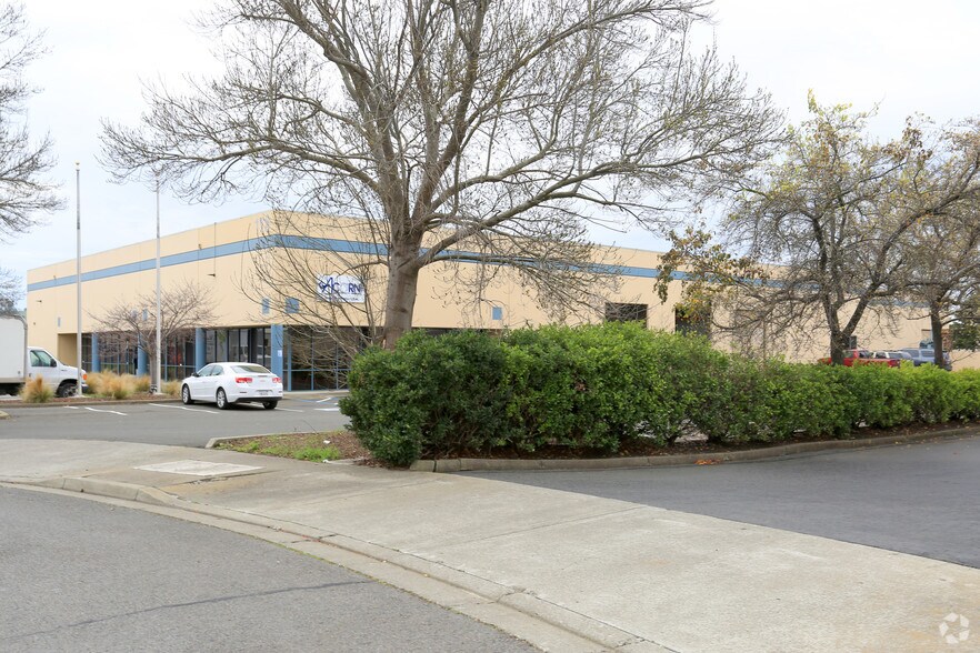 More Photos Of 118-122 Dodd Ct, American Canyon Warehouse For Lease