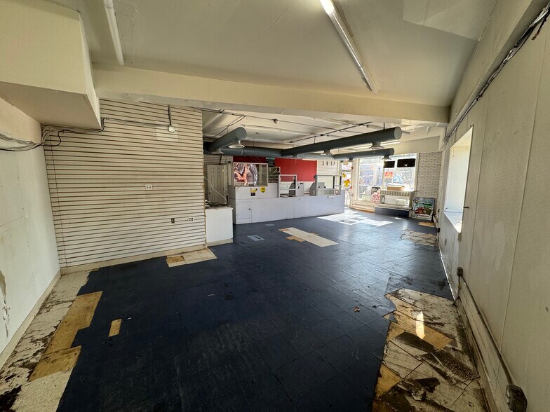 More Photos Of 978 Saint Georges Ave, Rahway Unknown For Lease