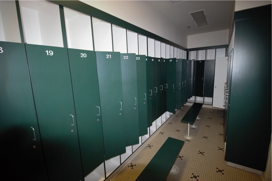 More Photos Of 77 Ridgeland Rd, Rochester Research And Development For Sale