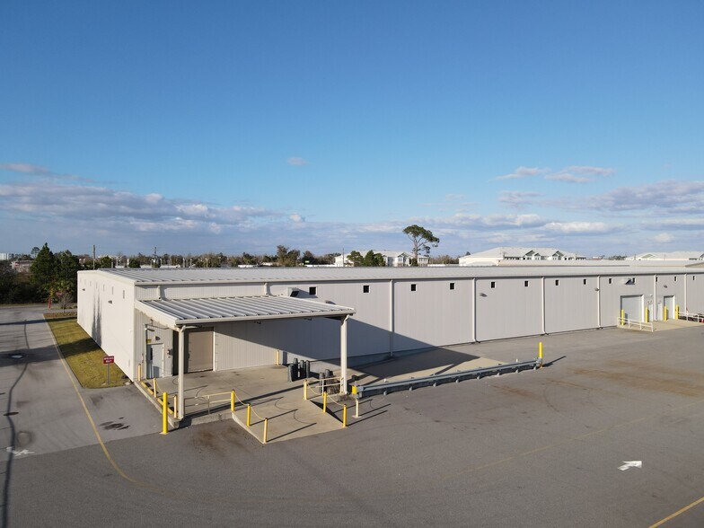 More Photos Of 521 W 14th St, Panama City Flex For Lease