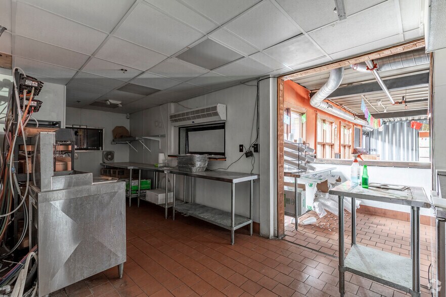 More Photos Of 18745 Redland Rd, San Antonio Restaurant For Sale