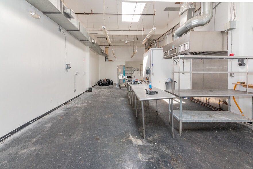 More Photos Of 803-807 Washington Blvd, Baltimore Storefront Retail Residential For Lease