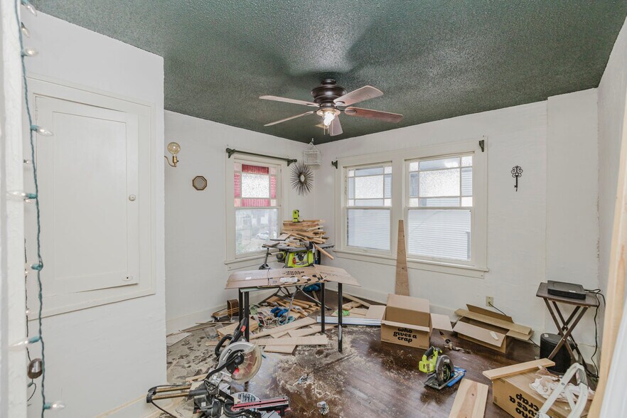 More Photos Of 2808 E Douglas Ave, Wichita Storefront Retail Office For Sale