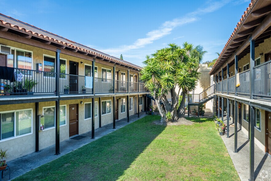 More Photos Of 291-293 Avocado St, Costa Mesa Apartments For Sale