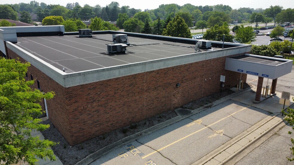More Photos Of 1664 W Grand River Ave, Okemos Freestanding For Lease