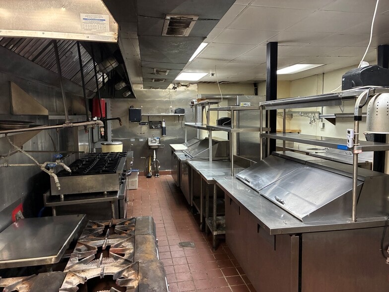 More Photos Of 1907 West End Ave, Nashville Restaurant For Sale