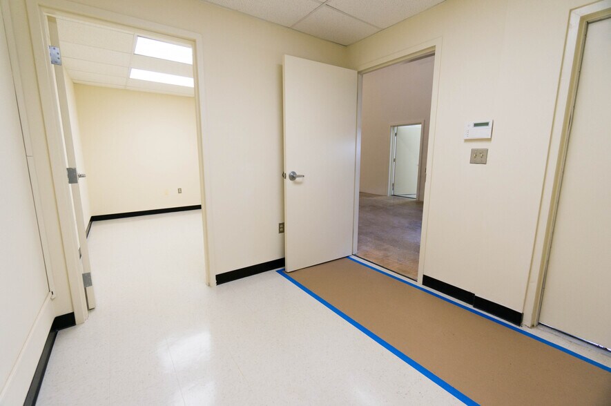 More Photos Of 1100-1146 Taft St, Rockville Warehouse For Lease
