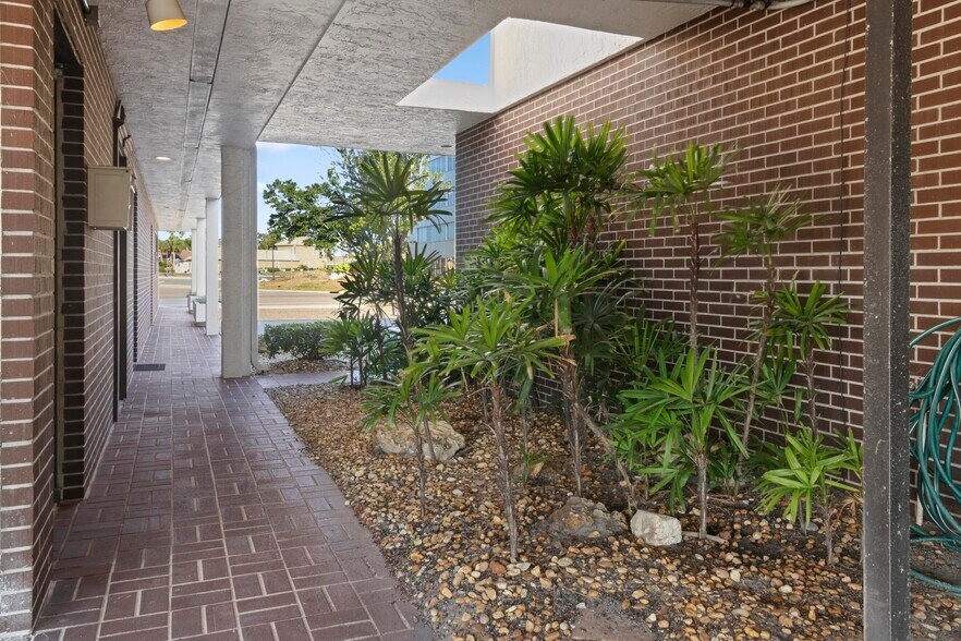 More Photos Of 227-233 Nokomis Ave, Venice Office For Sale