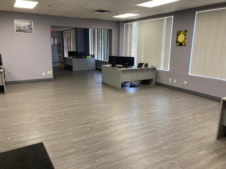 More Photos Of 100 Harry Walker Pky, Newmarket Warehouse For Sale