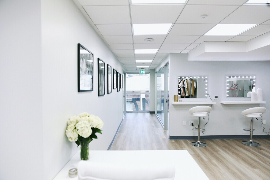 More Photos Of 1017 N La Cienega Blvd, West Hollywood Loft Creative Space For Lease