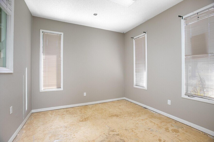 More Photos Of 1240 E Normandy Blvd, Deltona Office For Sale