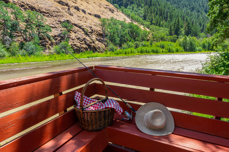 More Photos Of 218 2nd St, Klickitat Hotel For Sale