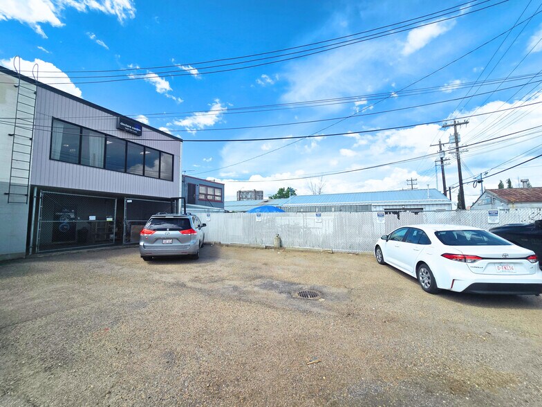 More Photos Of 7505 104th St, Edmonton Storefront Retail Office For Lease