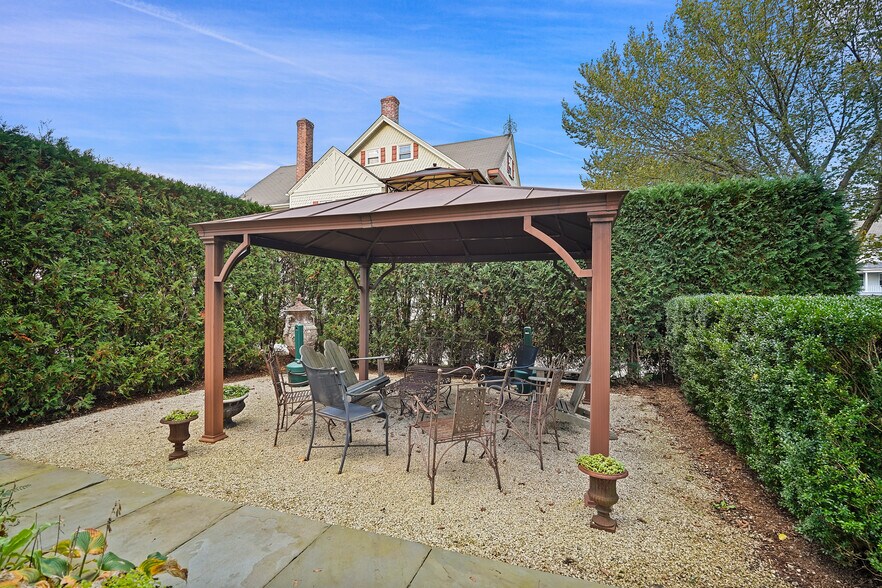 More Photos Of 413-415 Bedford Rd, Pleasantville Office For Sale