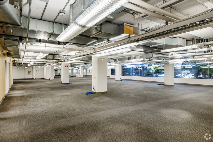 More Photos Of 5757 W Century Blvd, Los Angeles Office For Lease