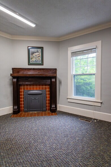 More Photos Of 3562 Spangenberg Ave, Clemmons Office For Lease