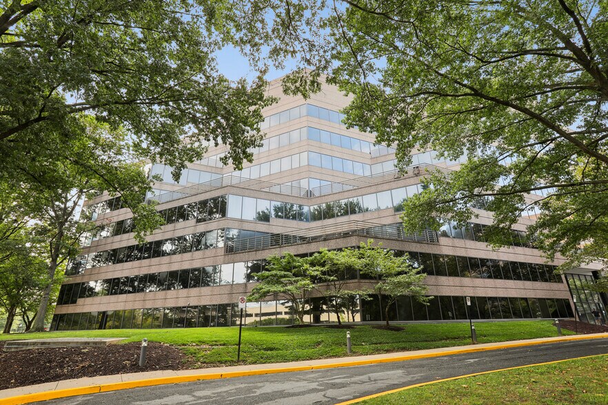 More Photos Of 6500 Rock Spring Dr, Bethesda Medical For Lease