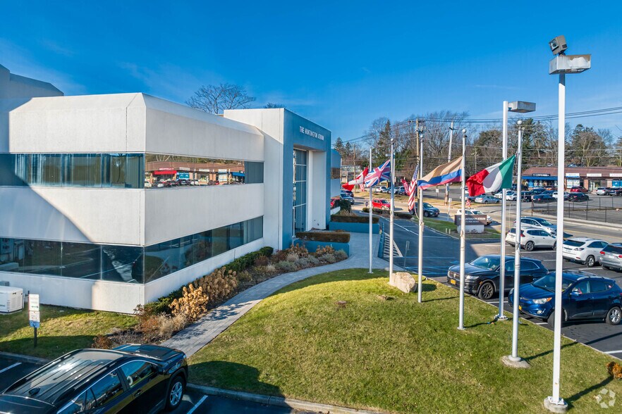 Primary Photo Of 775 Park Ave, Huntington Medical For Lease