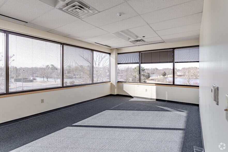 More Photos Of 500 Scarborough Dr, Egg Harbor Township Unknown For Lease