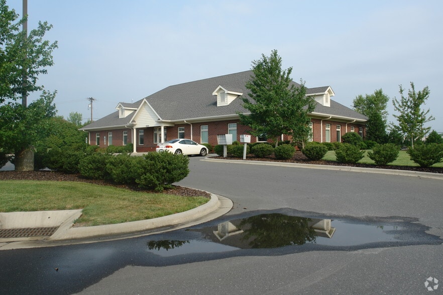 More Photos Of 10600 Nations Ford Rd, Charlotte Office For Lease
