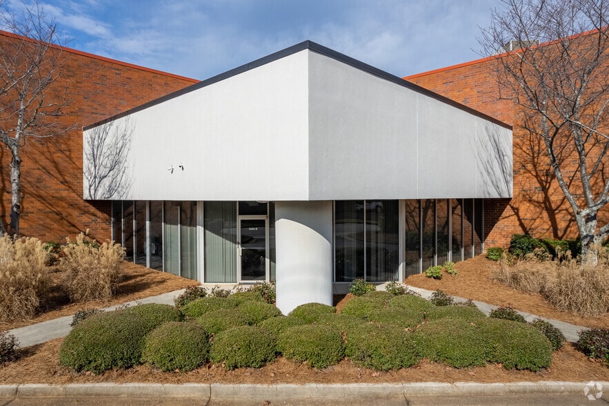 More Photos Of 975 Old Norcross Rd, Lawrenceville Warehouse For Lease