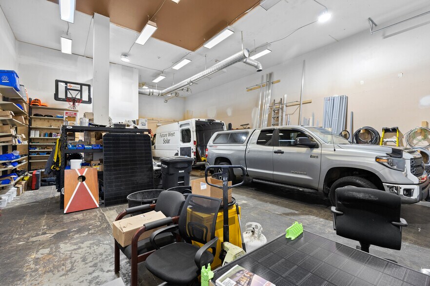 More Photos Of 2300 Hunter Rd, Kelowna Warehouse For Sale