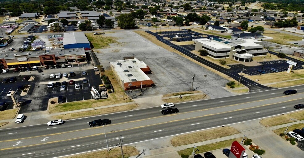 Primary Photo Of 2324 S Range Line Rd, Joplin Specialty For Sale