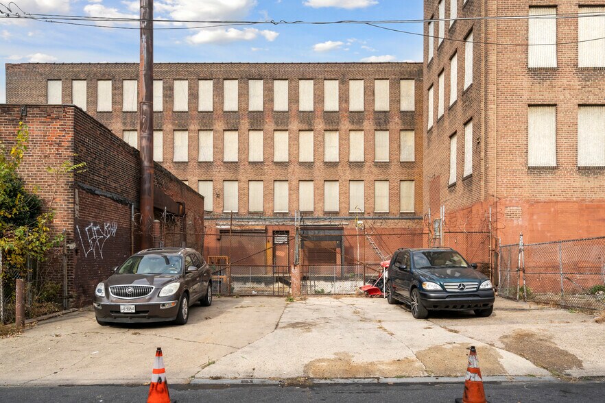 More Photos Of 2916 Weikel St, Philadelphia Warehouse For Sale