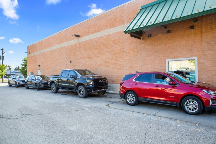 More Photos Of 1001 E M-21, Owosso Drugstore For Sale