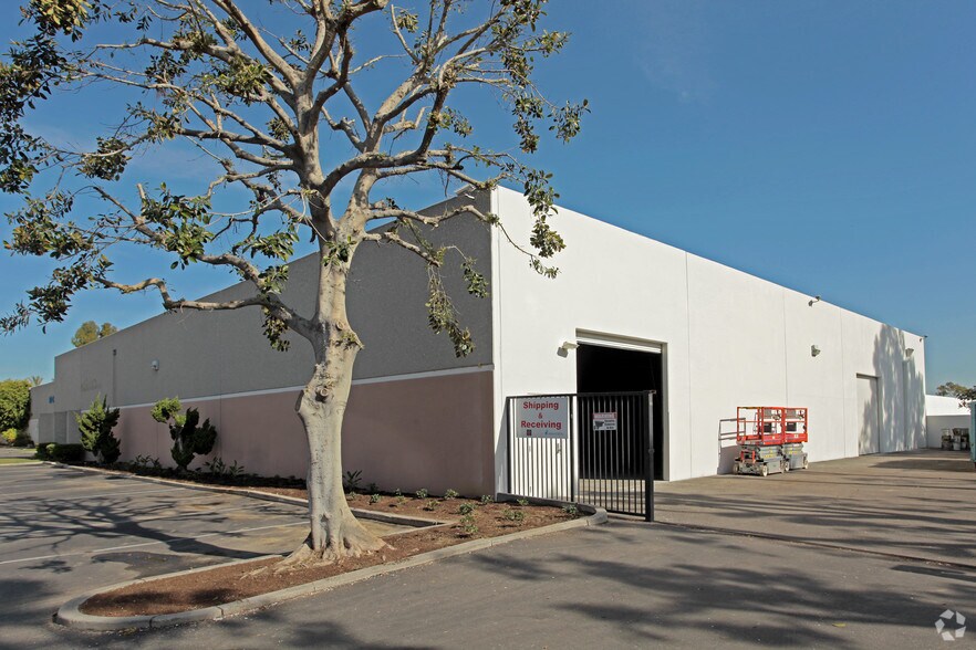 More Photos Of 13854 Bentley Pl, Cerritos Warehouse For Lease