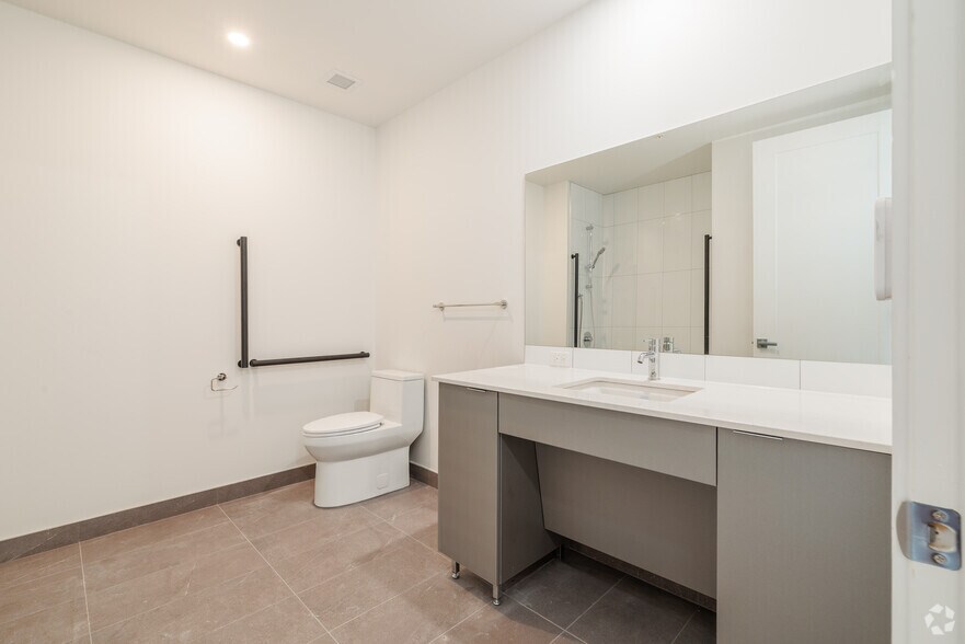 More Photos Of 5200 St De La Savane, Montréal Apartments For Lease