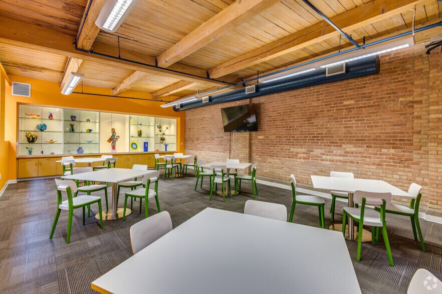 More Photos Of 6737 W Washington St, West Allis Office For Lease