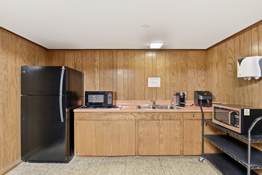 More Photos Of 13026 Rosecrest Dr, Houston Office For Lease