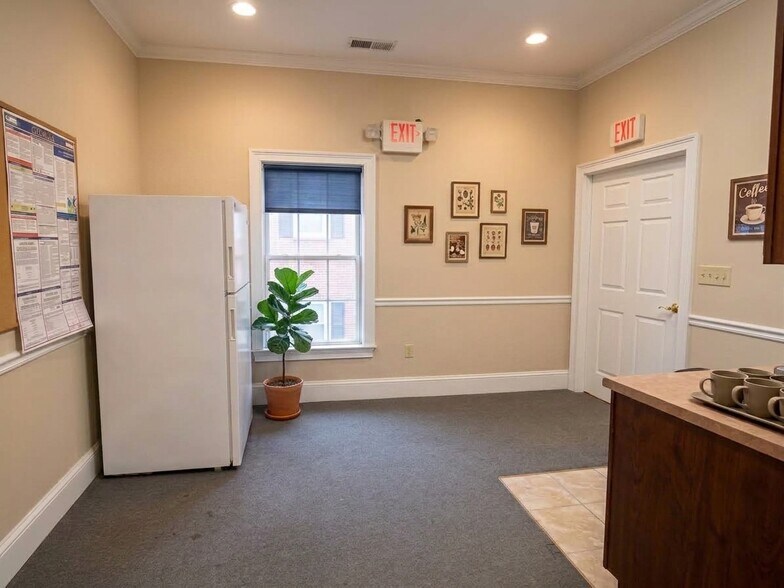 More Photos Of 6298 Baker Ct, Norcross Office Residential For Lease