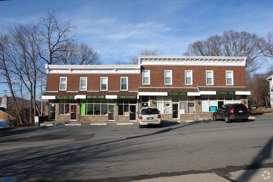 More Photos Of 107-109 Miller Rd, Mahwah Storefront Retail Residential For Lease