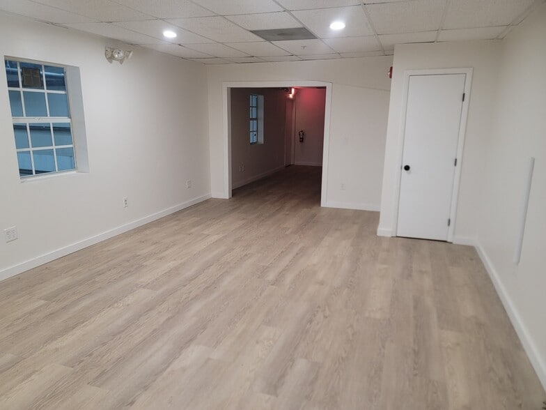 More Photos Of 2020 Ortiz Ave, Fort Myers Warehouse For Sale