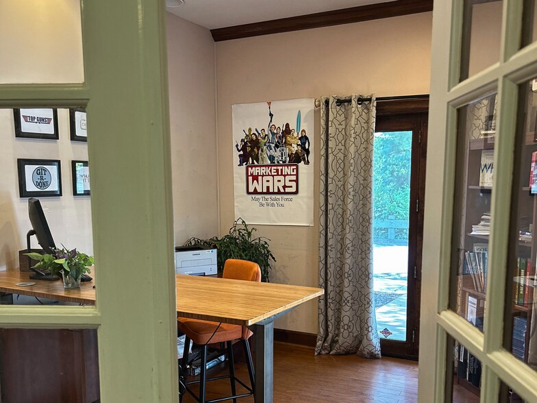 More Photos Of 111 Centerville Rd, Lancaster Office For Lease