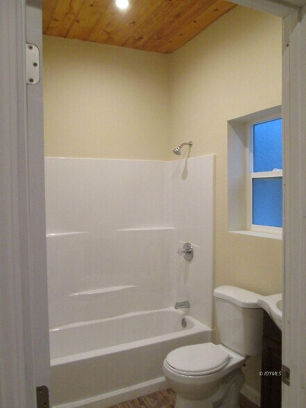 More Photos Of 52810 Pine Cove Rd, Idyllwild-Pine Cove Manufactured Housing Mobile Home Park For Sale
