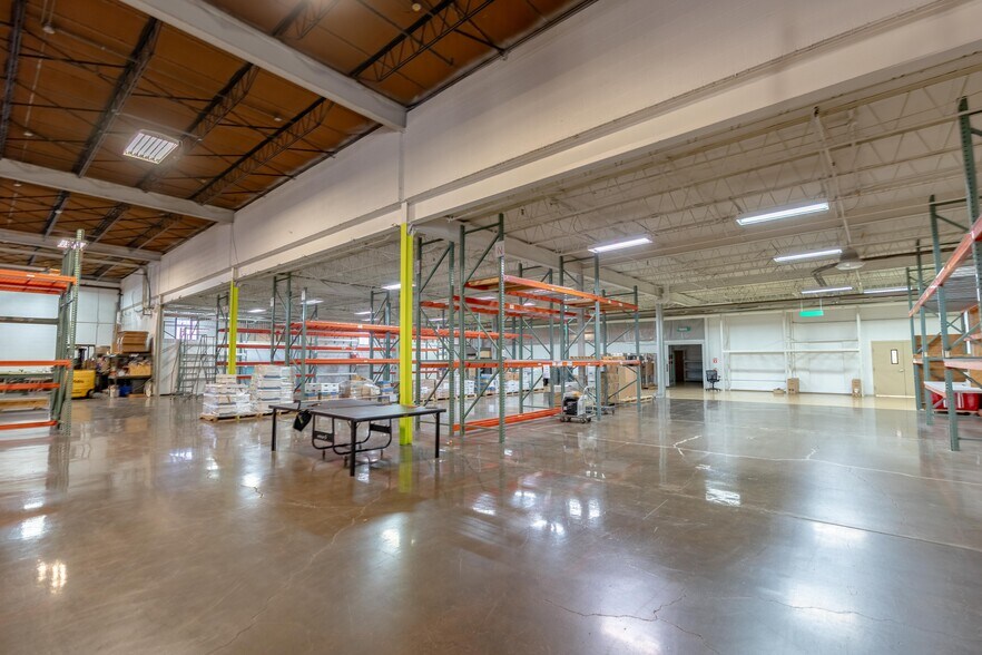 More Photos Of 975 E Tallmadge Ave, Akron Warehouse For Sale