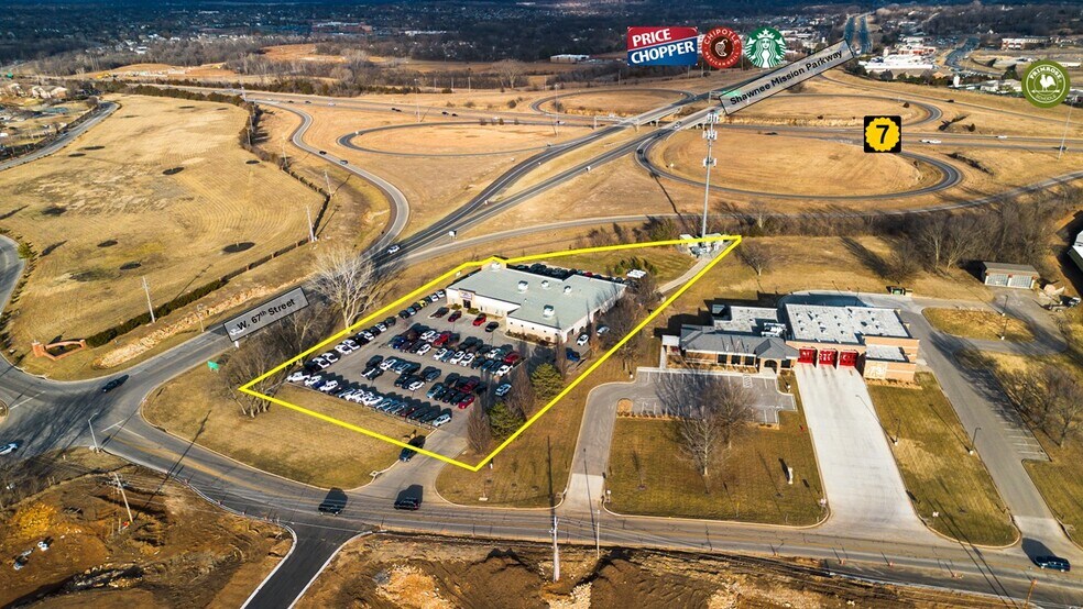 More Photos Of 6801 Hedge Lane Ter, Shawnee Showroom For Sale