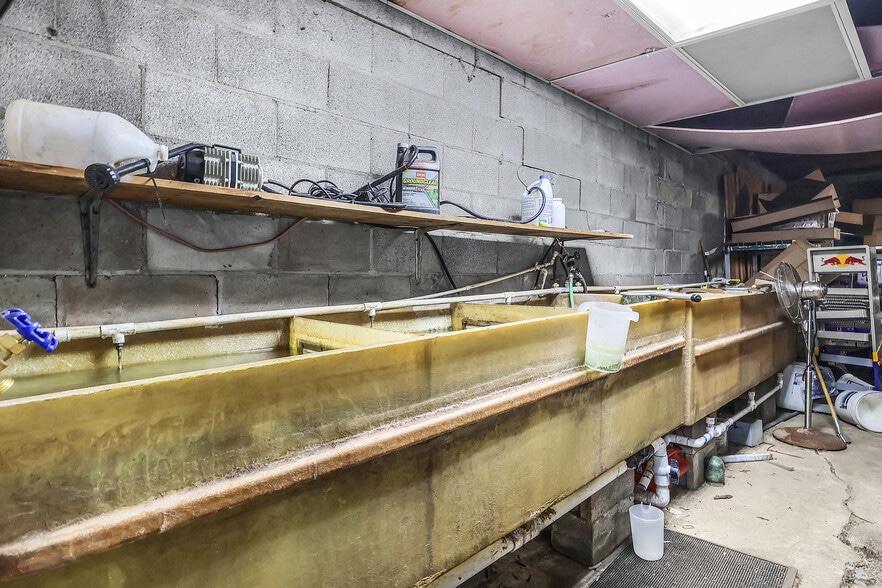 More Photos Of 2550 Parks Mill Rd, Buckhead Morgan Service Station For Sale