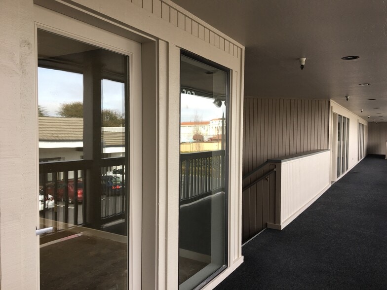More Photos Of 1100 Lincoln Ave, Napa Medical For Lease