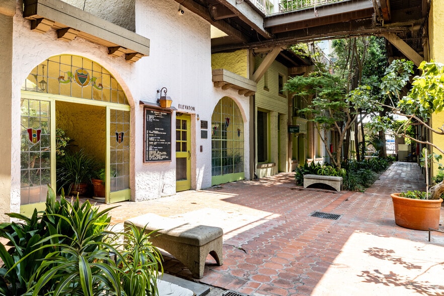 More Photos Of 672 S La Fayette Park Pl, Los Angeles Loft Creative Space For Lease